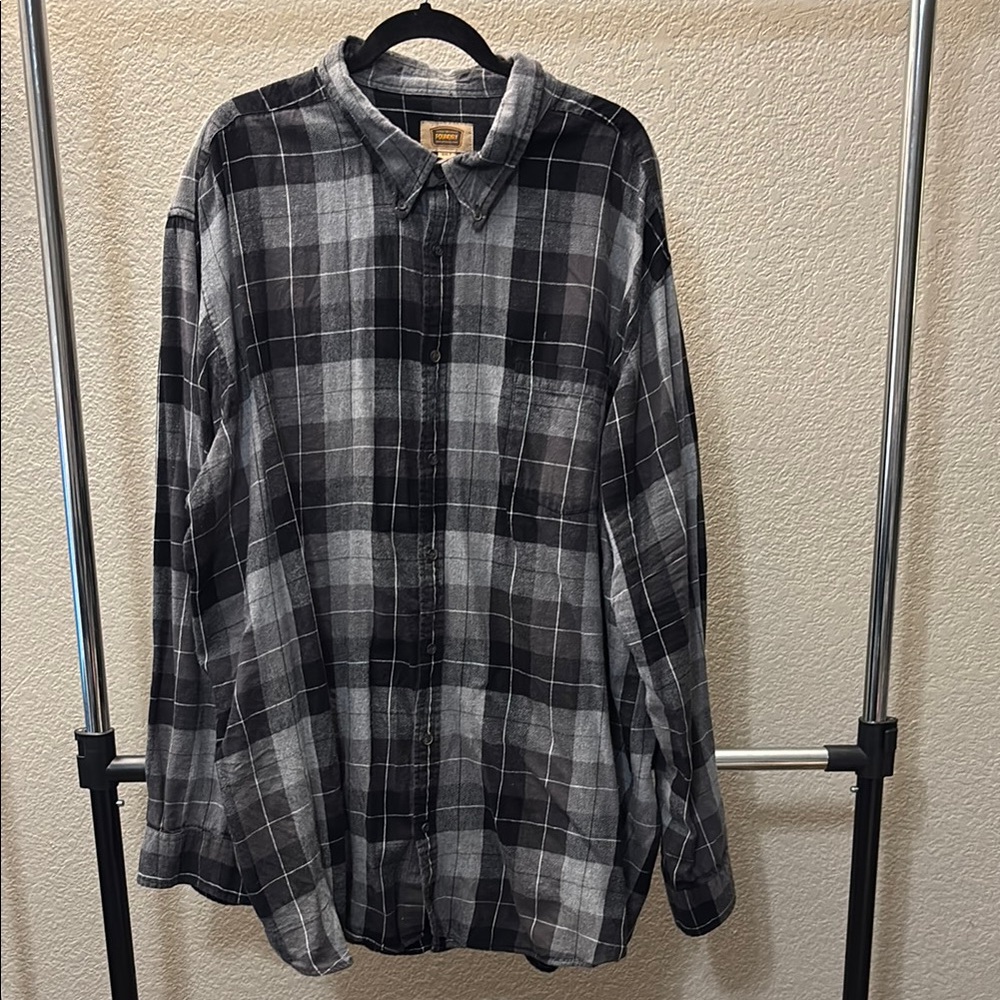 Men's Black and Gray Plaid Shirt